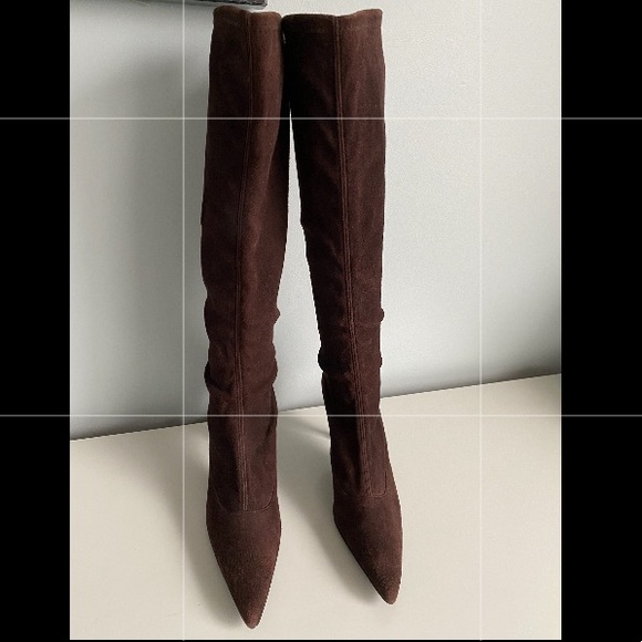 🤎Stuart Weitzman Suede Pointed-Toe Knee-High Boots🤎 - Picture 5 of 16